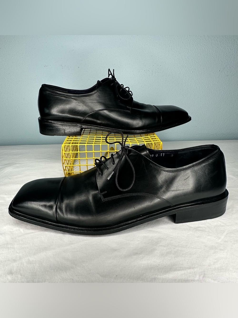 Salvatore Ferragamo Black Leather Cap-Toe Lace-Up Dress Shoes